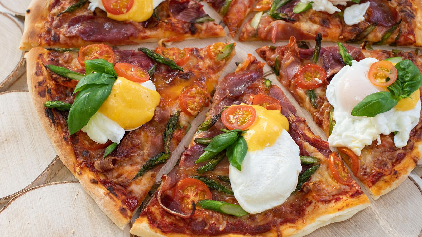 Koko Suomi leipoo: Pizza Benedict