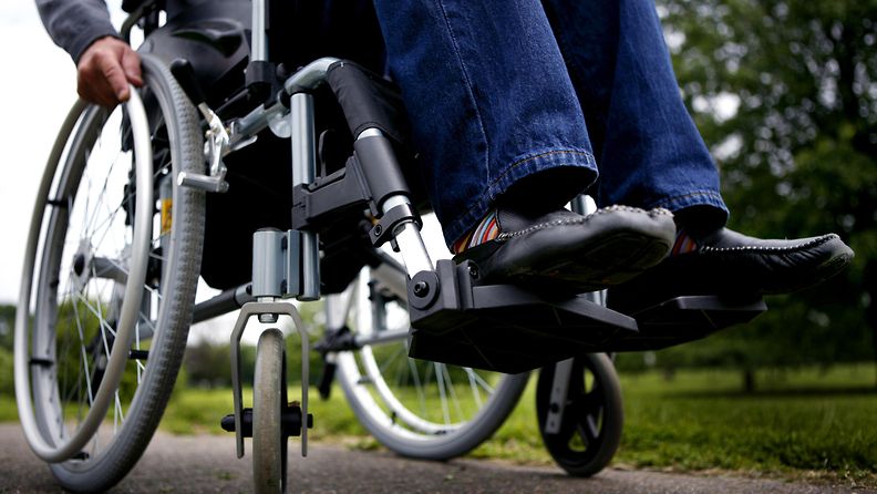 Invalidi pyörätuoli AOP 