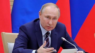 TallennaSome LKS 20200116 57314fa1b72c579e; Russian President Vladimir Putin meets with his newly formed working group for amending the constitution at the Novo-Ogaryovo residence outside Moscow on January 16, 2020.