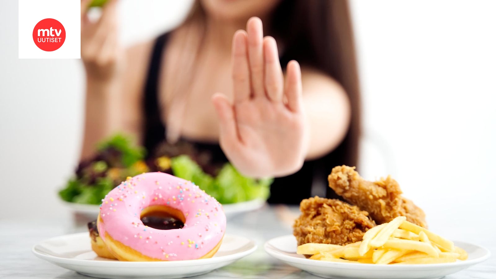 Saako hiilihydraatteja syödä illalla, jos haluaa laihtua?  Ravitsemusasiantuntijat tyrmäävät 6 yleistä hiilariharhaluuloa, joihin  sinäkin olet ehkä uskonut 
