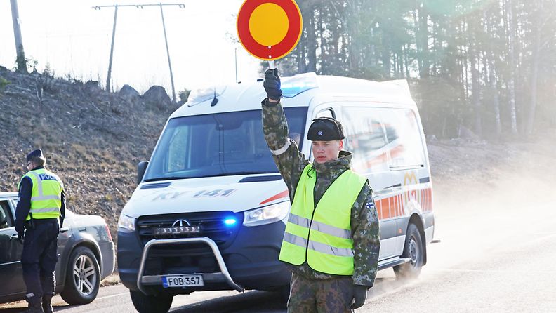 Uusimaa korona puolustusvoimat ambulanssi