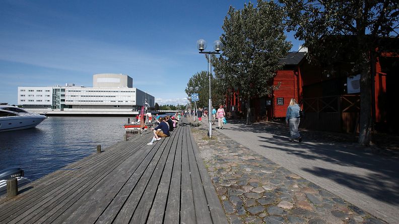 AOP Oulu aurinko lämpö kesä 1.03552395