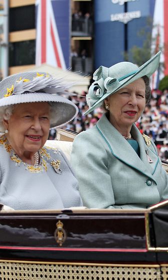 Kuningatar Elisabet ja prinsessa Anne