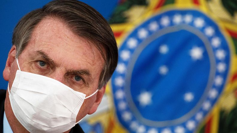 EPA: Jair Bolsonaro, Brasiölian presidentti, koronavirus