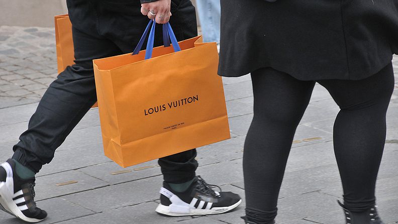 AOP, Louis Vuitton, luksus, ostokset