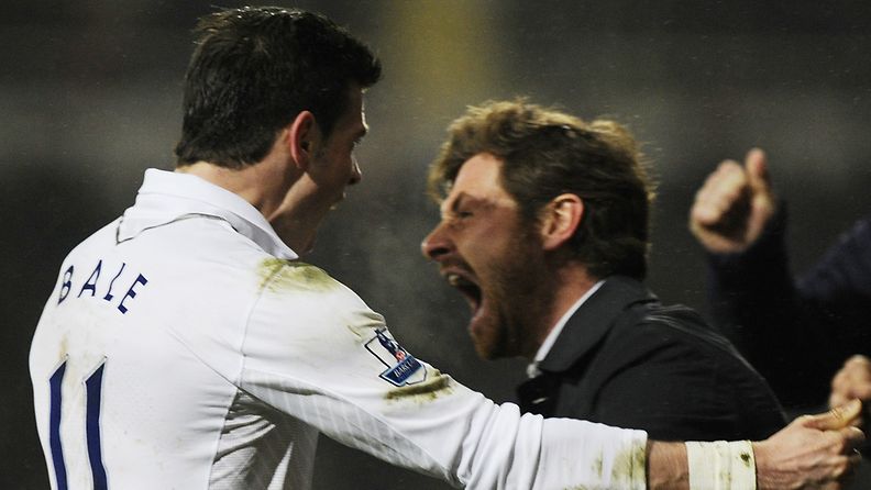 Gareth Bale (vas.) ja Andre Villas-Boas riemuitsivat sunnuntaina.