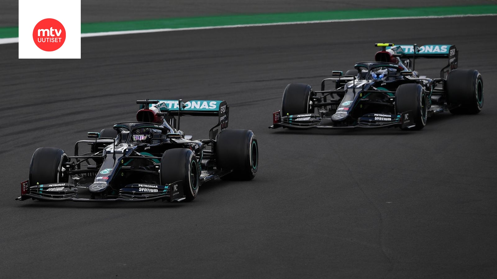 Renkaat räjähtelivät Britannian GP:ssä: Lewis Hamiltonilla kävi hillitön  munkki, Valtteri Bottakselle totaalinen katastrofi 