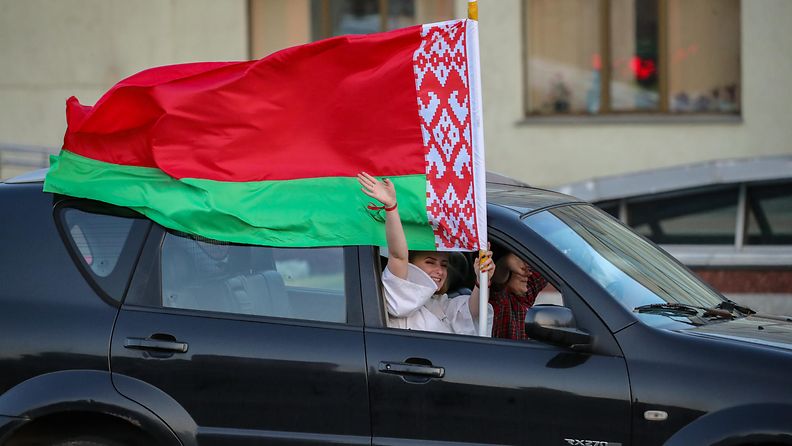 aop Valko-Venäjä lippu hallitus