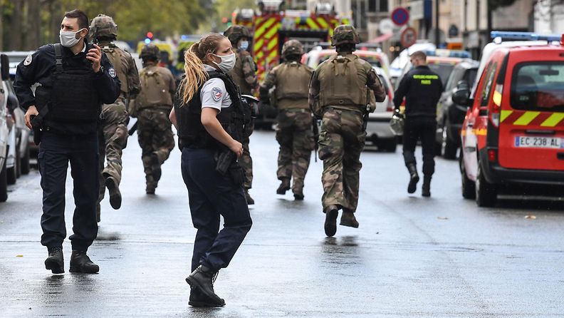 Pariisin puukkoisku Charlie Hebdon LK