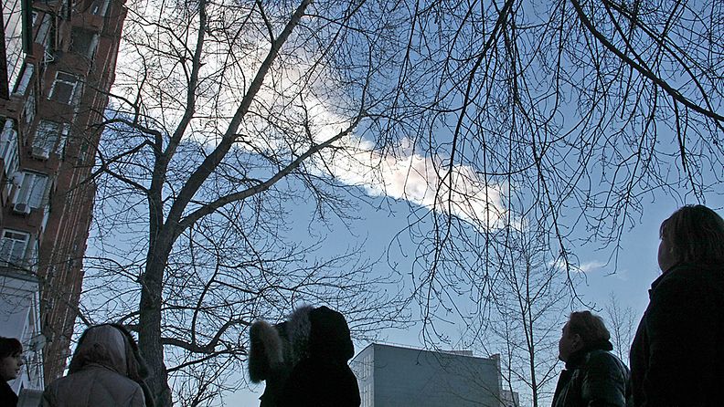 Meteoriitin aiheuttama pilvi Tseljabinskin taivaalla.