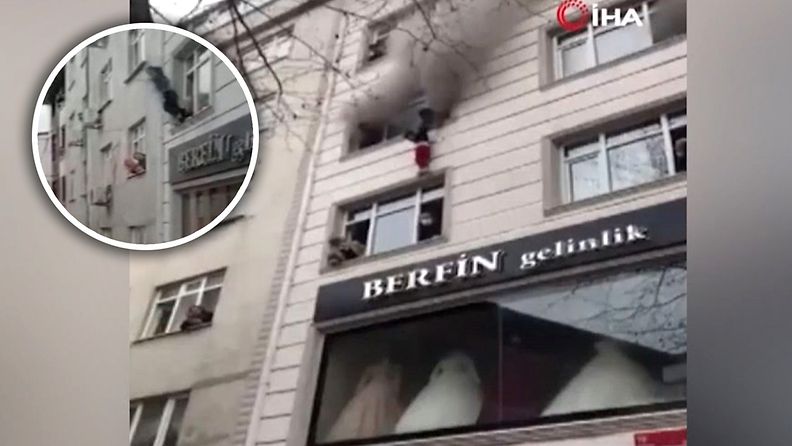 Dramaattinen kerrostalopalo Turkissa: Äiti joutui pudottomaan neljä lastaan ikkunasta alas – ihmiset ottivat pudotetut peitoilla vastaan