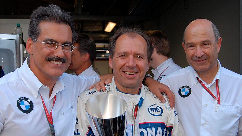 F1-talli BMW:n Mario Theissen, Willy Rampf ja Peter Sauber vuonna 2006.