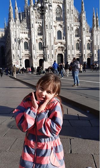 Miljan kanssa Duomon aukiolla.