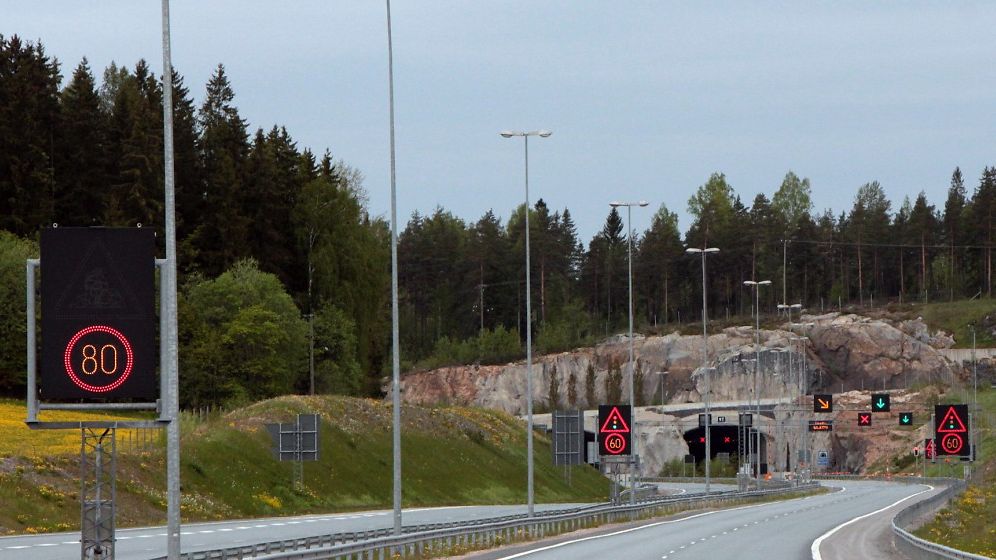 Autoilijat varautukaa! Tänään tieliikenteessä päivitysten takia  poikkeuksellinen hidaste ympäri Suomen 