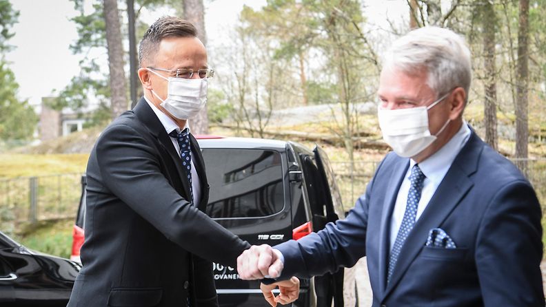 Unkarin ulkoministeri tapasi Pekka Haaviston AOP