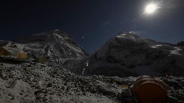 Mount Everest 10052021