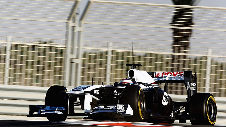 Valtteri Bottas testaamassa Williamsin F1-autoa.