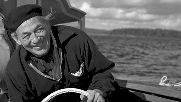 LK 21.5.2021 Alvar Aalto Nemo Propheta in Patria -veneessään 1960-luvulla.