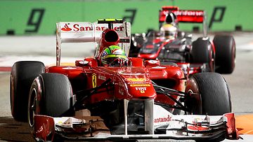 Felipe Massa esteli Lewis Hamiltonia Singaporessa 