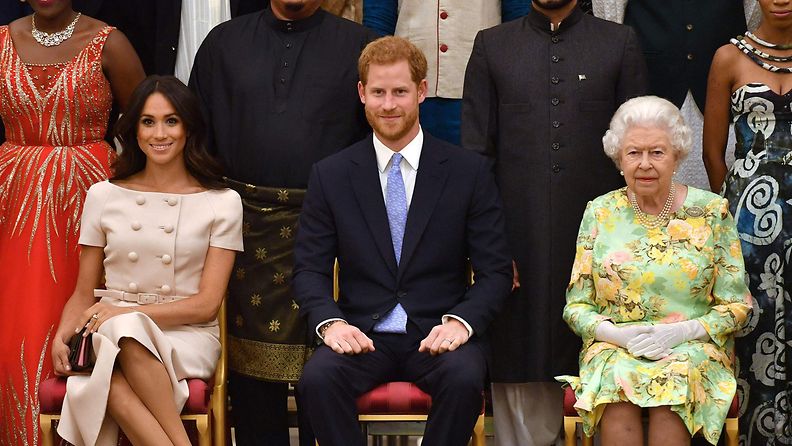 Harry, Meghan Markle ja kuningatar Elisabet vuonna 2018.