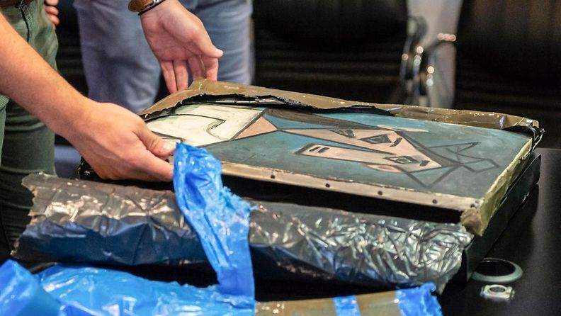 Kreikassa poliisi on löytänyt Picasson varastetun maalauksen. Taideaarre ehti olla kateissa liki vuosikymmenen. 1
