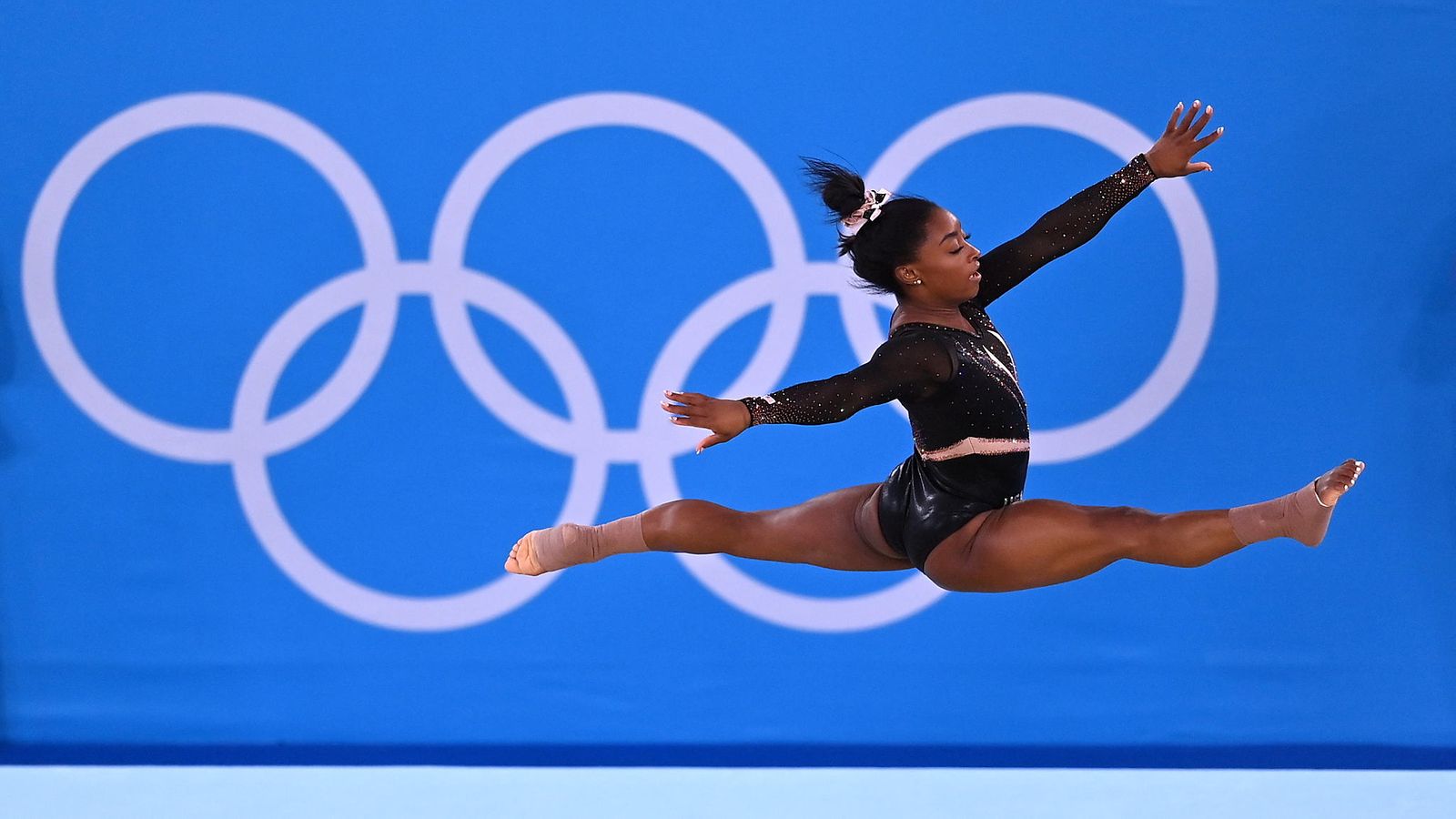 Tähtivoimistelija Simone Biles suursuosikki Tokion olympialaisissa – ei ole  hävinnyt yli kahdeksaan vuoteen 