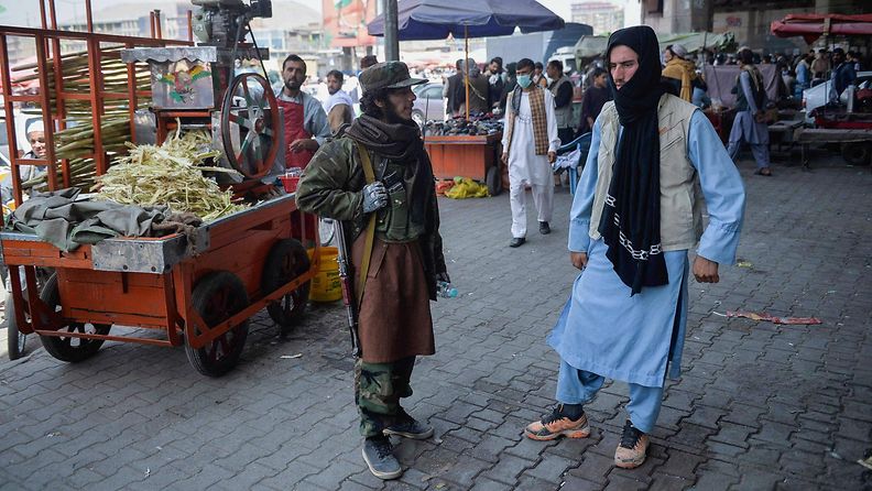 Taleban-taistelijoita Kabulin kadulla.