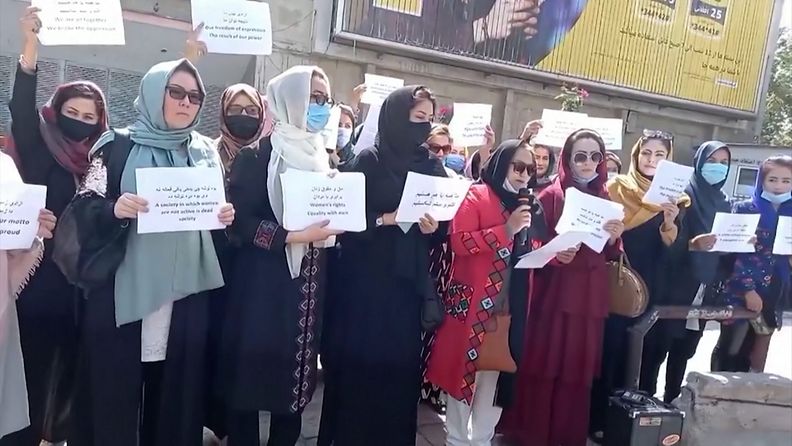 Reuters: Afgaaninaiset osoittavat mieltään Kabulissa