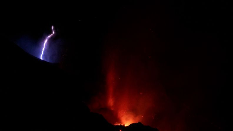 Salamointia La Palman tulivuoren yllä – ilmiölle tieteellinen selitys