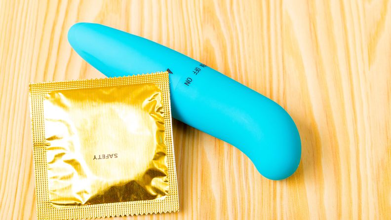 seksilelu, dildo, kondomi