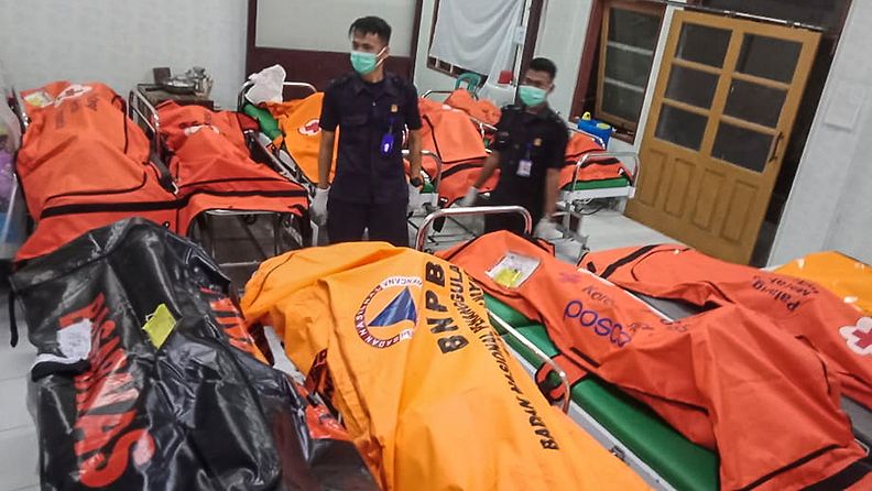 Indonesian hukkuneet lapset AOP