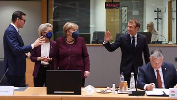 EU merkel afp macron orban puola