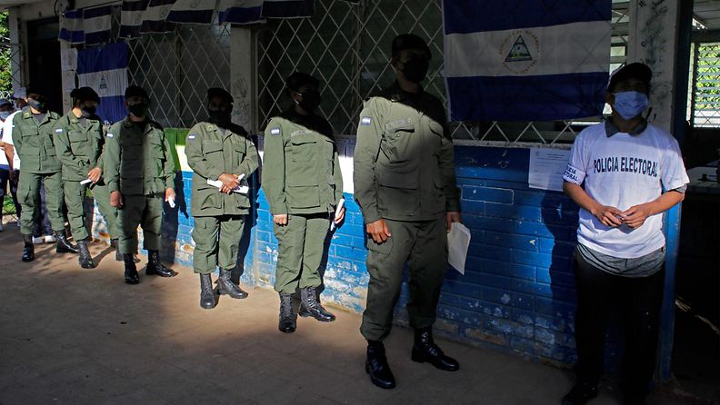 LK: Nicaragua's army wait in line to vote during general election