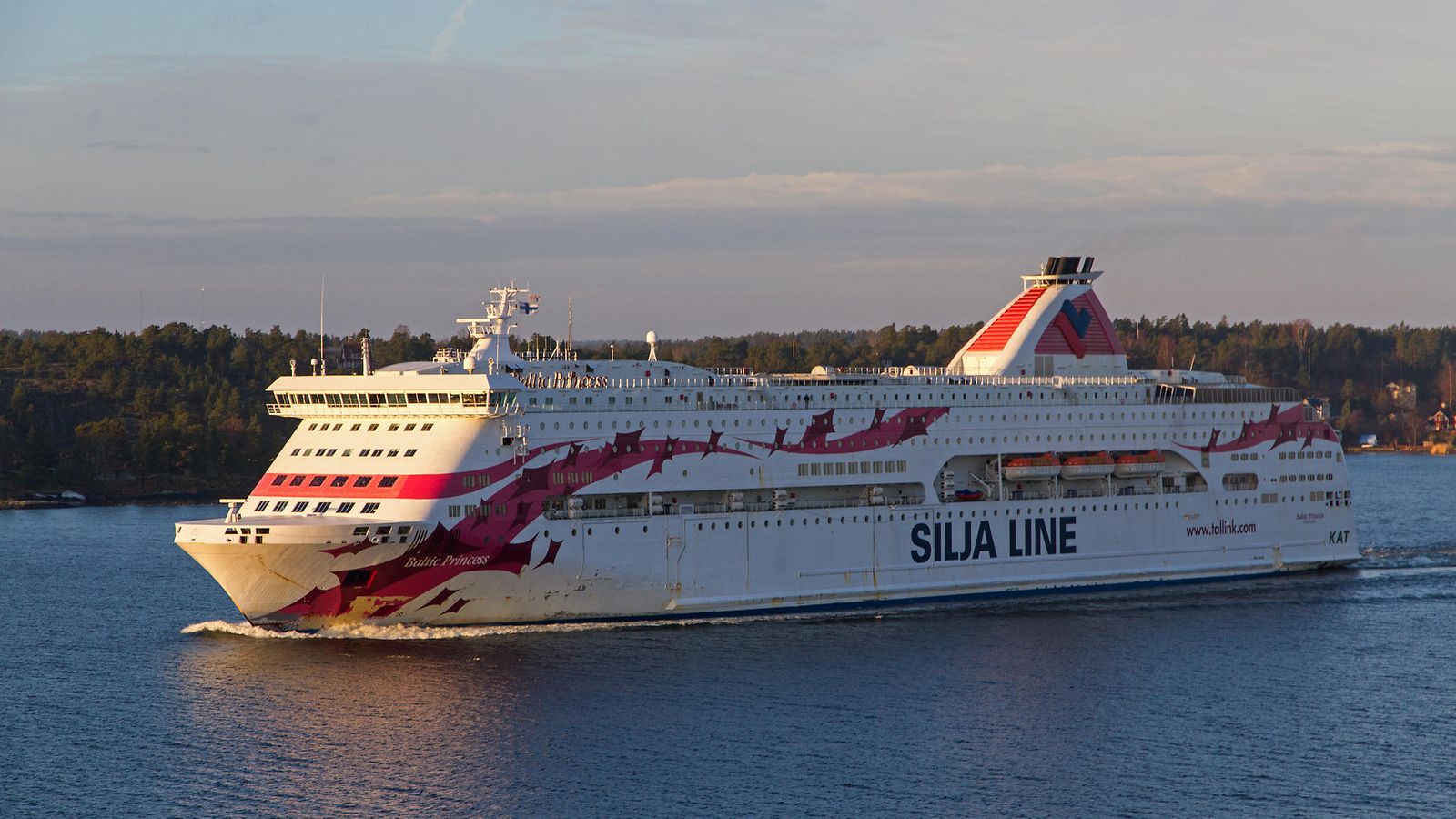 Tallink Silja kielsi tanssimisen ja laulamisen Ruotsin-laivoillaan -  