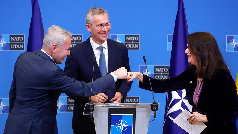 AOP Pekka Haavisto ja Ann Linde Brysselissä Naton päämajassa