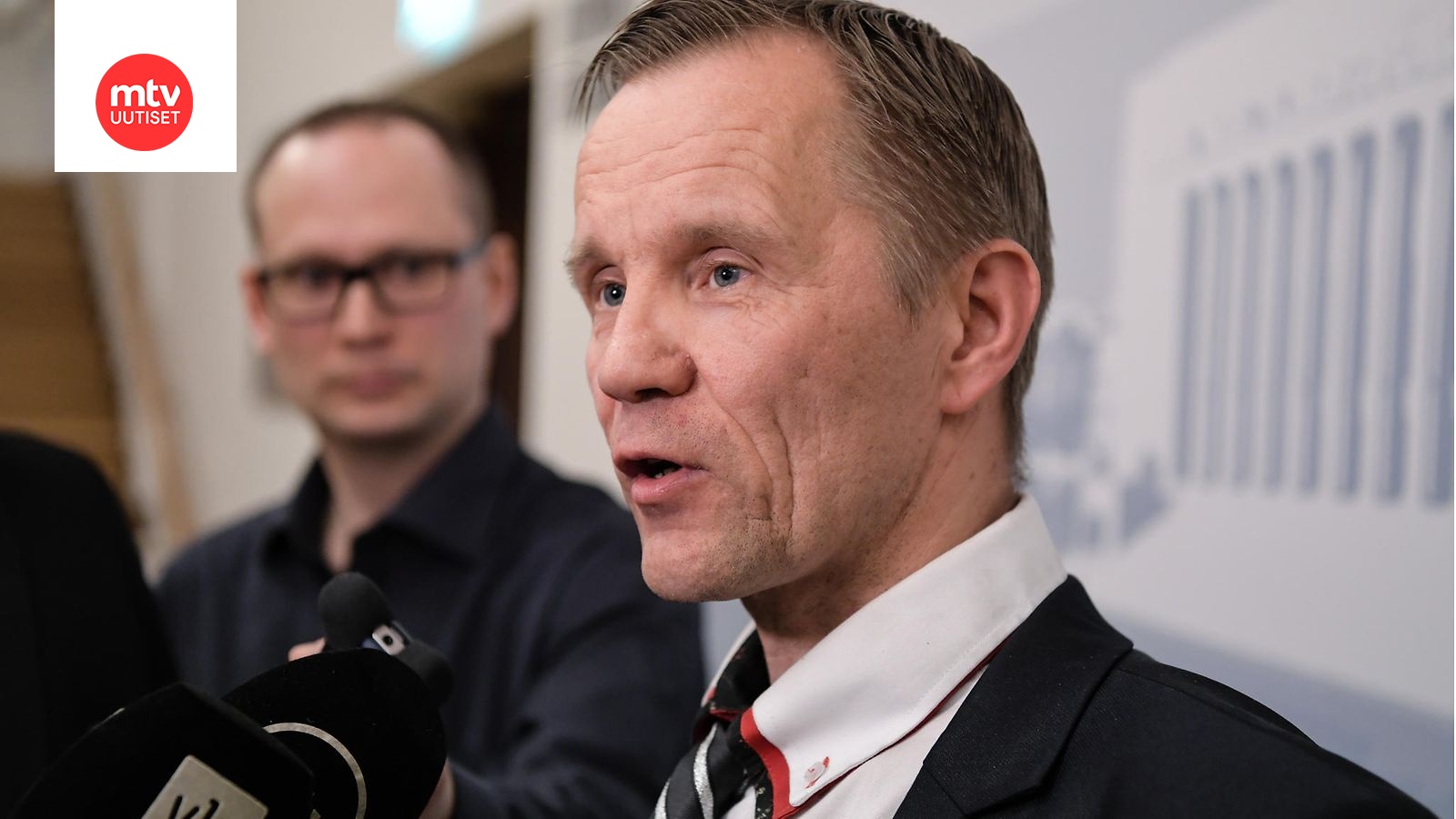 Mika Niikko eroaa ulkoasiainvaliokunnan puheenjohtajan paikalta
