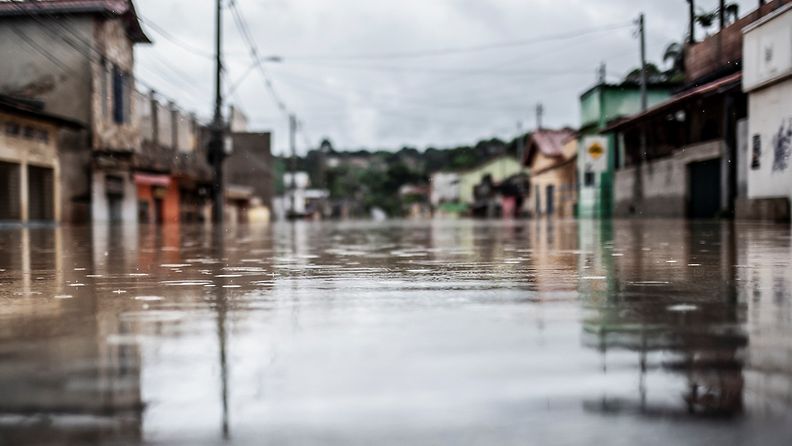 Rankkasateet ja tulvat ovat koetelleet Brasiliaa alkuvuonna. Kuvassa Betimin kaupunki 11. tammikuuta 2022.