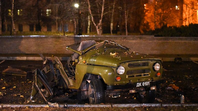 Separatistien rakennuksen lähellä räjähtänyt auto