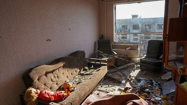 Asunto kärsi pahoja vaurioita ilmaiskussa Tšuhujivissa, Harkovan alueella Itä-Ukrainassa 24. helmikuuta.