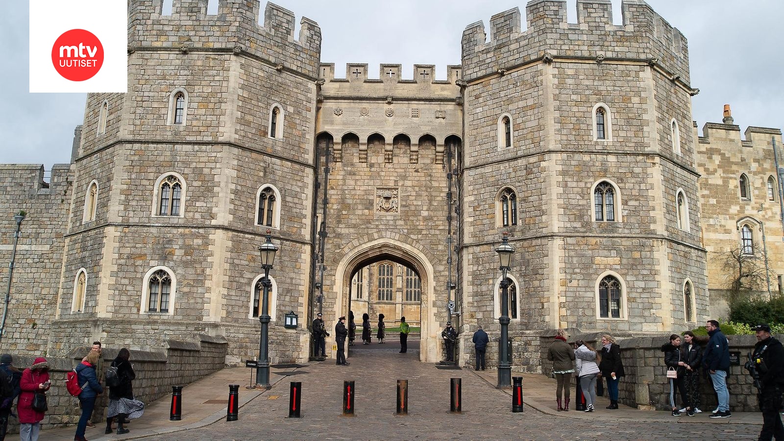Tältä näyttää joulu Windsorin linnassa – ensimmäinen ilman kuningatar  Elisabetia 