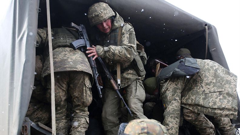 Ukrainan armeijan sotilaita Luhanskissa.