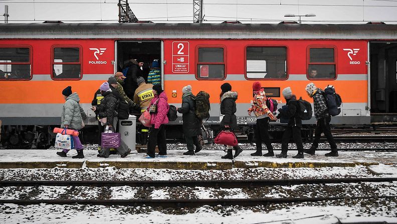 LK 9.3.2022 Ukrainan pakolaisia saapumassa Puolan Krakovaan 9.3.2022.