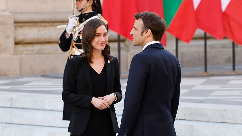 LK 10.3.2022 Pääministeri Sanna Marin ja Ranskan presidentti Emmanuel Macron Versaillesissa Ranskassa tänään.
