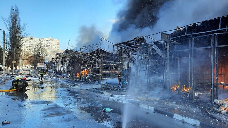 Venäjän ilmaiskut osuivat markettiin Harkovassa 16. maaliskuuta.