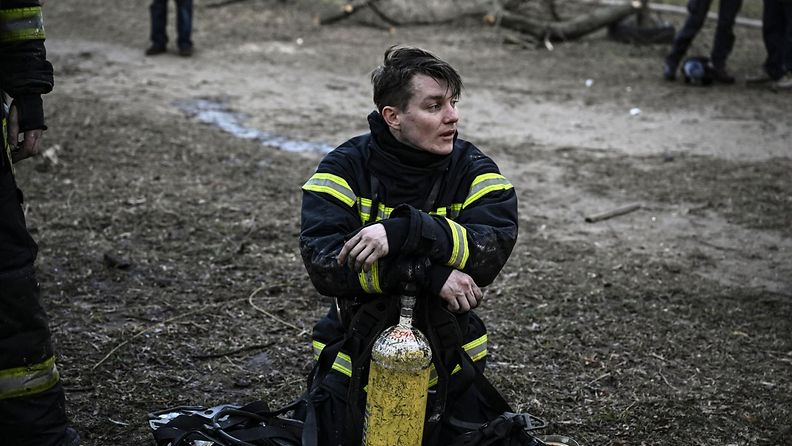 Palopelastaja lepää Kiovassa.