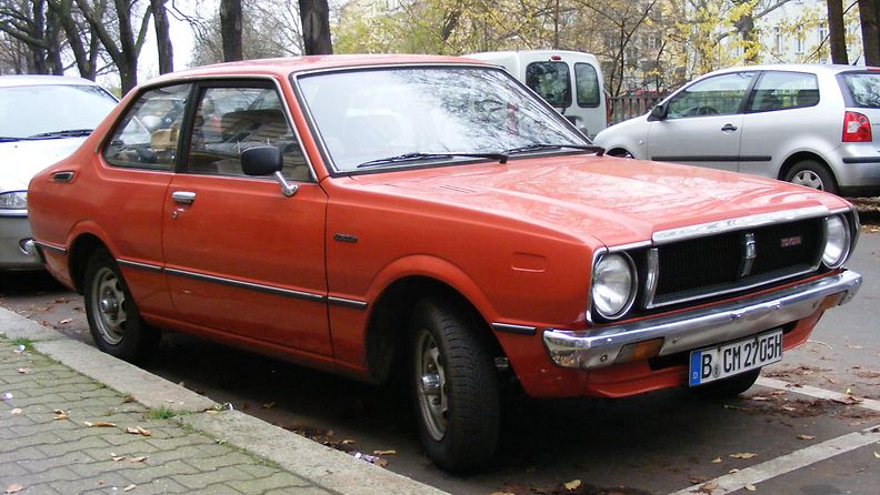 Historic_Toyota_Corolla,_Berlin_(23902256866)