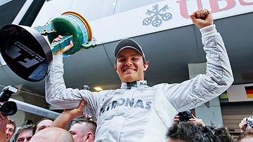 Nico Rosberg juhlii voittoaan