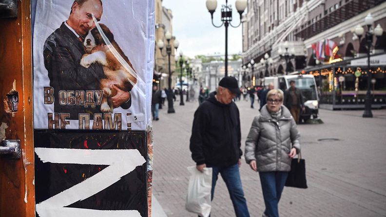 LK 17.5.2022 Katukuvaa värittivät sotaisa Z-kirjain ja presidentti Vladimir Putinin kuva Venäjän pääkaupungissa Moskovassa tänään tiistaina 17.5.2022.