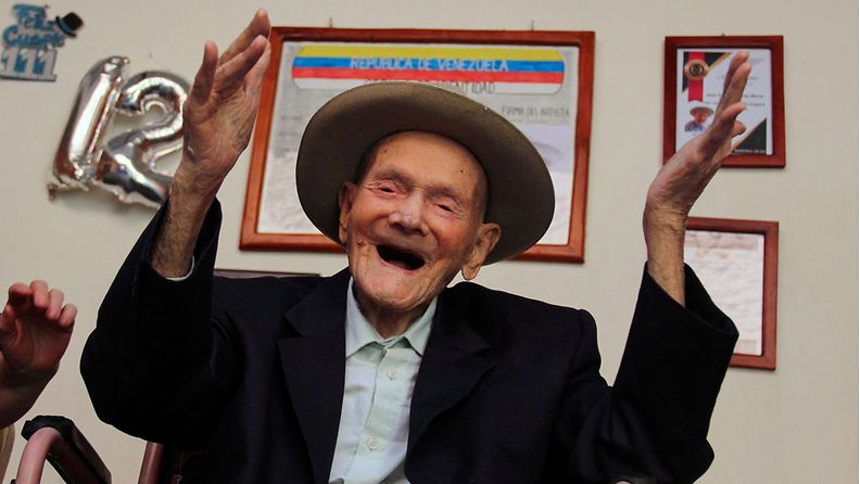5.	LK 17.5.2022 112-vuotias venezuelalainen maanviljelijä Vicente Perez on nyt maailman vanhin ihminen.