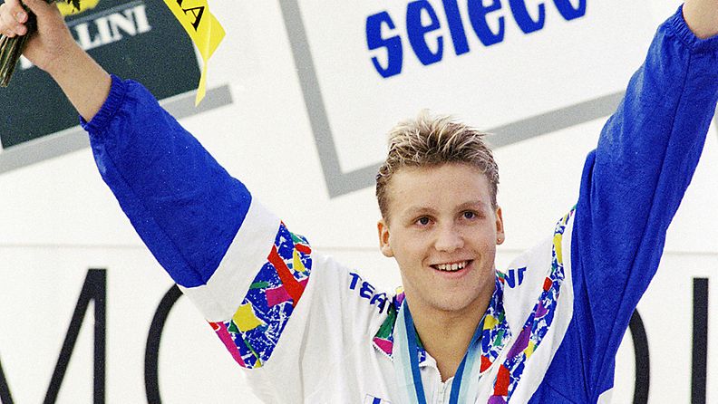 Jani Sievinen juhli Roomassa sekauinnissa kultaa ja hopeaa vuonna 1994.